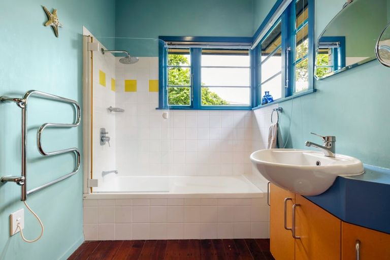 Photo of property in 17 Hillcrest Road, Hillcrest, Hamilton, 3216