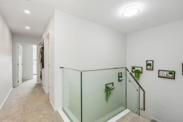 Photo of property in 11a Rockpool Road, Orewa, 0931