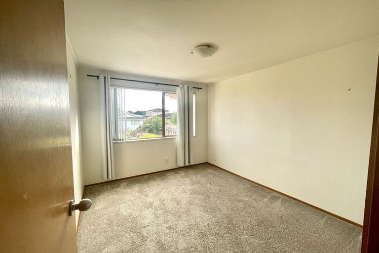 Photo of property in 9 Darren Crescent, Half Moon Bay, Auckland, 2012
