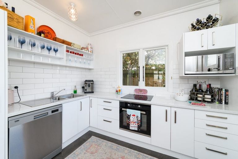 Photo of property in 26 Milverton Avenue, Hokowhitu, Palmerston North, 4410