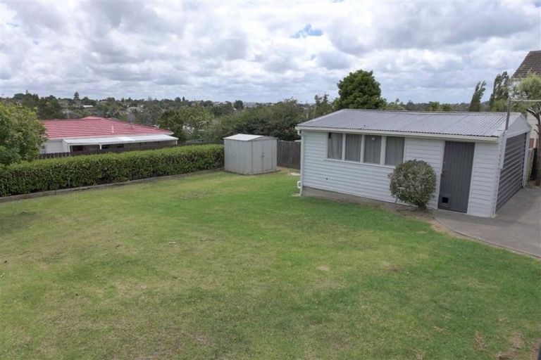 Photo of property in 97 Seymour Road, Sunnyvale, Auckland, 0612