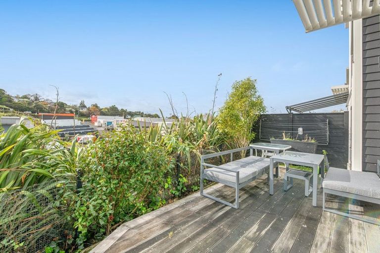 Photo of property in 30 Taitonga Lane, Stanmore Bay, Whangaparaoa, 0932