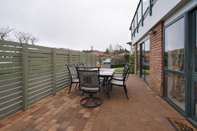 Photo of property in 54 Grosvenor Gardens, Flagstaff, Hamilton, 3210