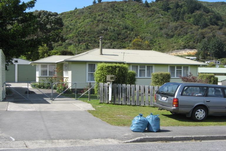 Photo of property in 89 Hampden Street, Picton, 7220