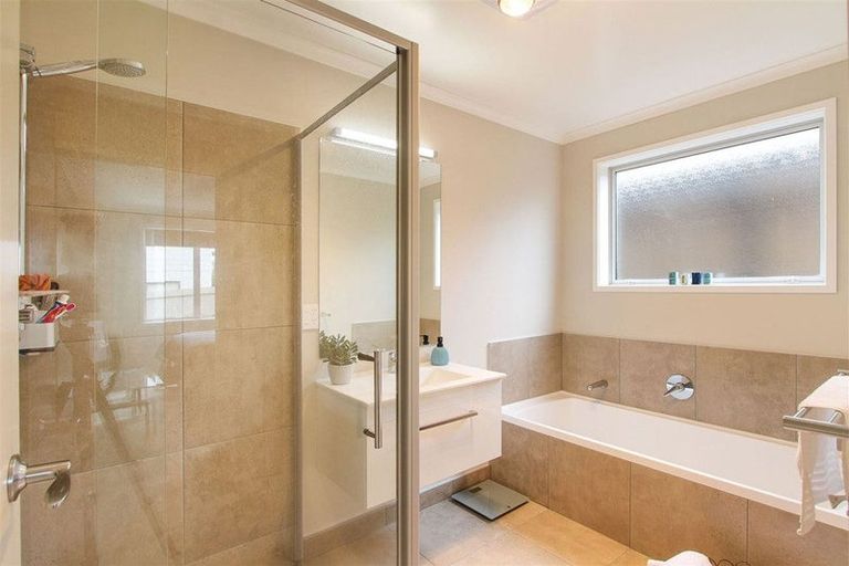 Photo of property in 2 Mutetai Road, Clarks Beach, 2122