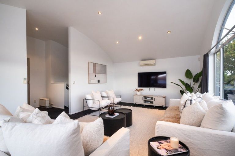 Photo of property in 9a Avenue Road, Greenmeadows, Napier, 4112