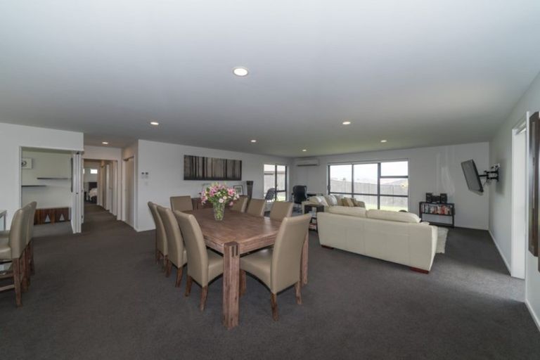 Photo of property in 24 Macdonald Heights, Feilding, 4702