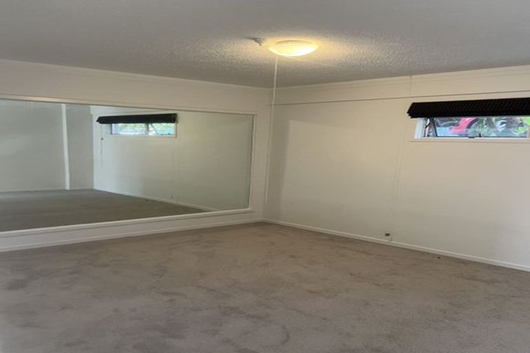 Photo of property in 1/36 Saddleback Rise, Murrays Bay, Auckland, 0630