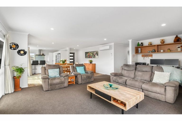 Photo of property in 57 Awataha Crescent, Pyes Pa, Tauranga, 3110