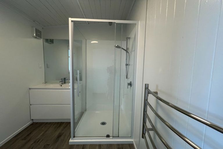 Photo of property in 28 Division Street, Riccarton, Christchurch, 8041