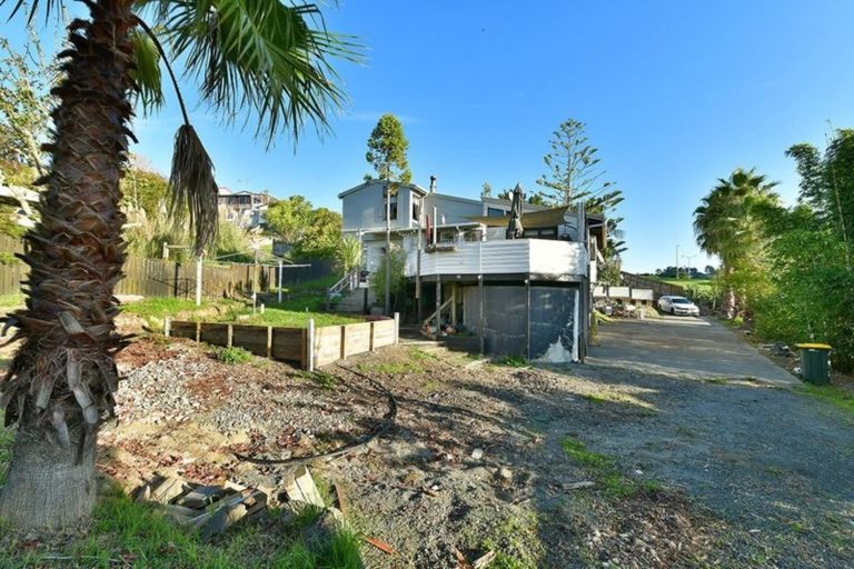 Photo of property in 22 Delshaw Avenue, Stanmore Bay, Whangaparaoa, 0932