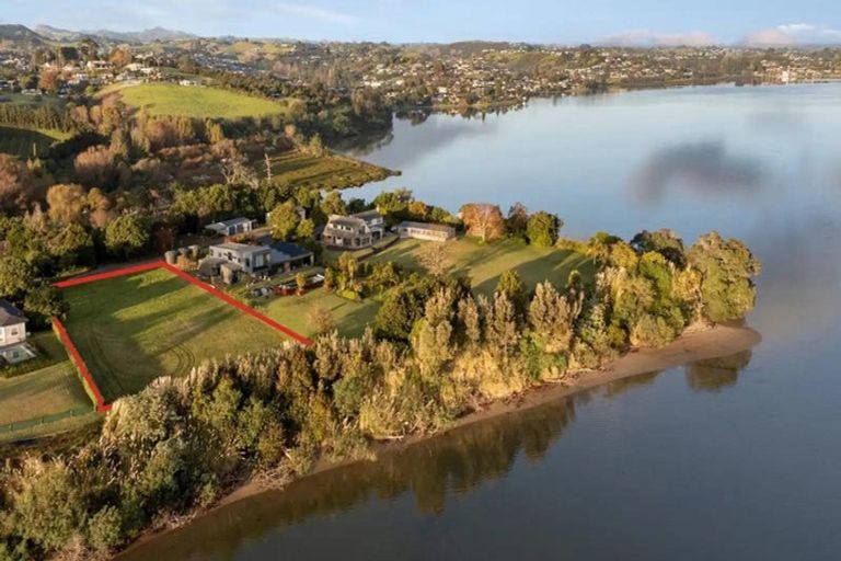 Photo of property in 206 Ranginui Road, Welcome Bay, Tauranga, 3175