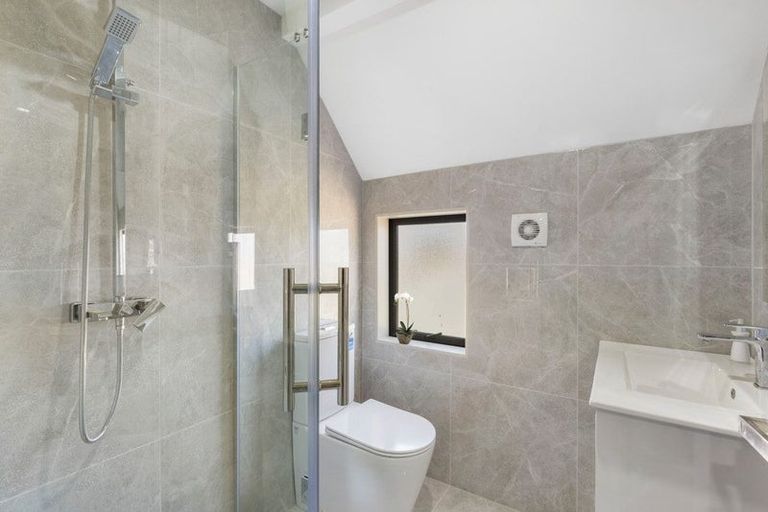 Photo of property in 89d Cascades Road, Pakuranga Heights, Auckland, 2010