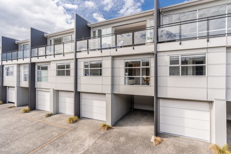 Photo of property in 4/49 Browns Road, Browns Bay, Auckland, 0630