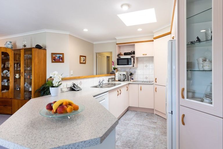 Photo of property in 130 Frankley Road, Frankleigh Park, New Plymouth, 4310