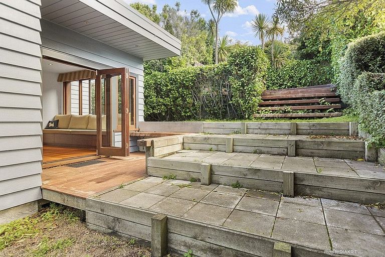 Photo of property in 22 Tai Paku Paku Road, Karaka Bays, Wellington, 6022