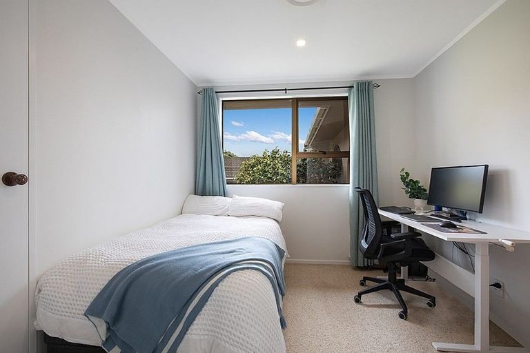 Photo of property in 76 Eskdale Road, Papakowhai, Porirua, 5024