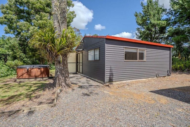 Photo of property in 121c Waimate North Road, Kerikeri, 0293
