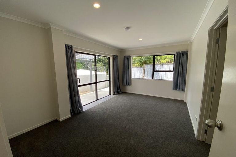 Photo of property in 27a Holiday Road, Stanmore Bay, Whangaparaoa, 0932