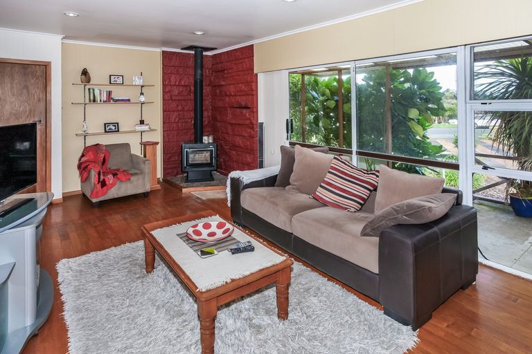 Photo of property in 42 George Street, Waiuku, 2123