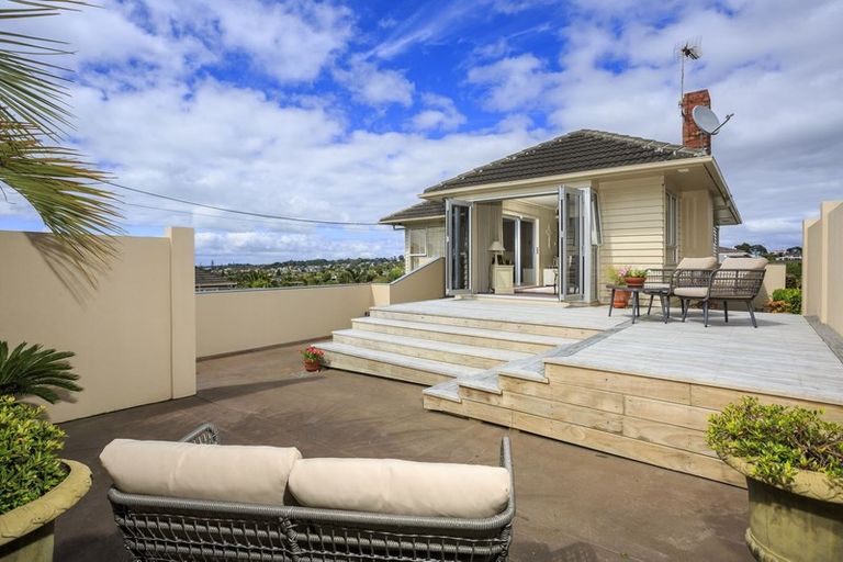 Photo of property in 1/42 Sunrise Avenue, Mairangi Bay, Auckland, 0630
