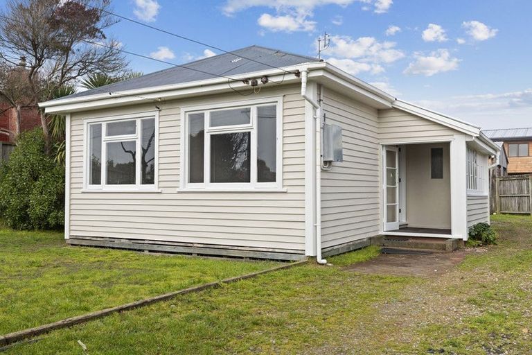 Photo of property in 51 Shackleton Street, New Brighton, Christchurch, 8061