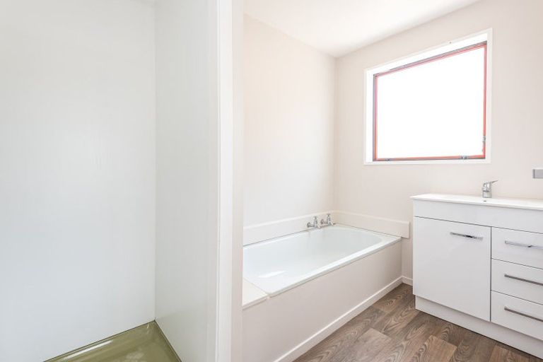 Photo of property in 1/54 Arran Crescent, Woolston, Christchurch, 8062