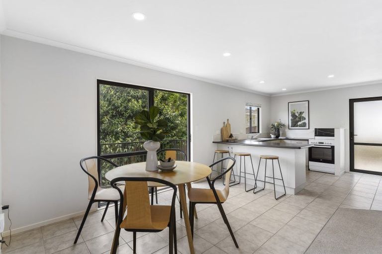 Photo of property in 77a Stott Avenue, Birkdale, Auckland, 0626