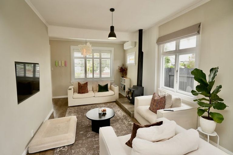 Photo of property in 37 Miro Street, Takaro, Palmerston North, 4410