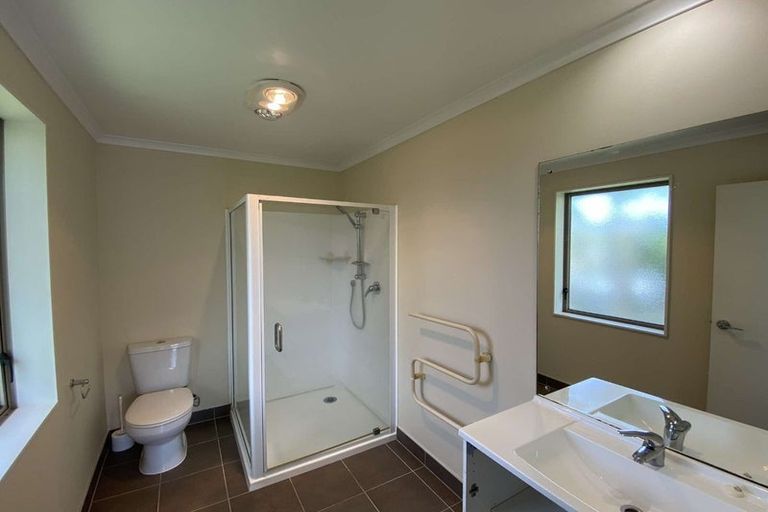 Photo of property in 46 Huntington Park Drive, Greenhithe, Auckland, 0632