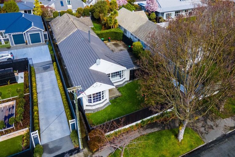 Photo of property in 1/36 Jeffreys Road, Fendalton, Christchurch, 8052
