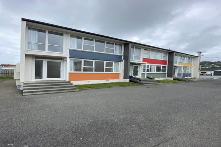 Photo of property in 3/55 Apu Crescent, Lyall Bay, Wellington, 6022