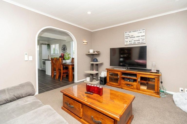 Photo of property in 5 Hamblyn Crescent, Nawton, Hamilton, 3200