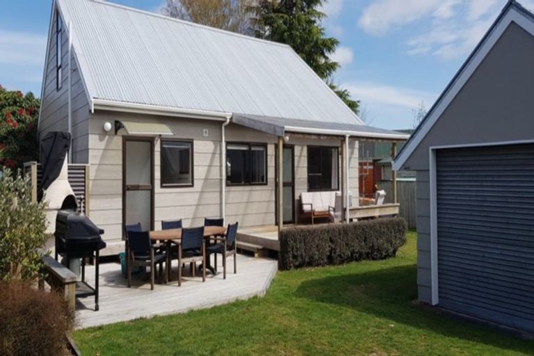 Photo of property in 2/14 Candu Lane, Kinloch, Taupo, 3377
