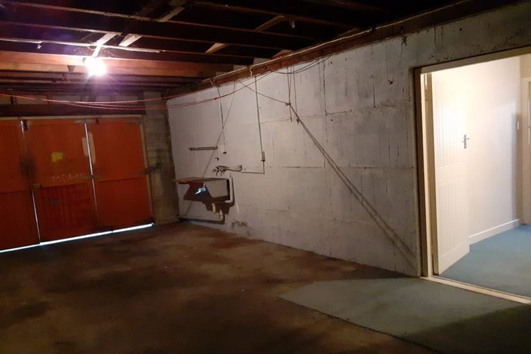 Photo of property in 5 Whiteley Street, Moturoa, New Plymouth, 4310