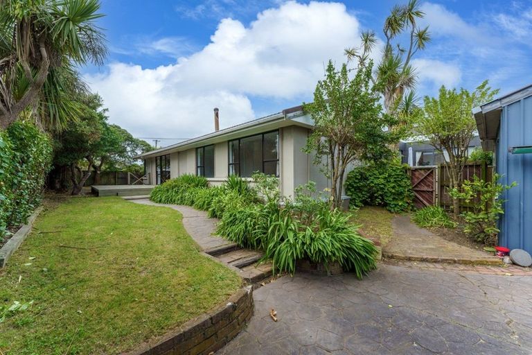 Photo of property in 18 Malta Crescent, South New Brighton, Christchurch, 8062