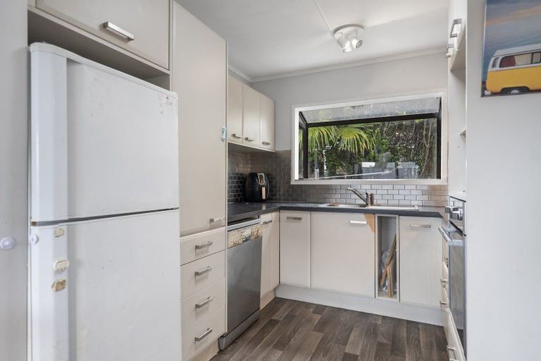 Photo of property in 37 Resolution Road, Welcome Bay, Tauranga, 3112