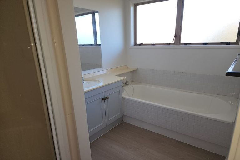 Photo of property in 81 Aberfeldy Avenue, Highland Park, Auckland, 2010