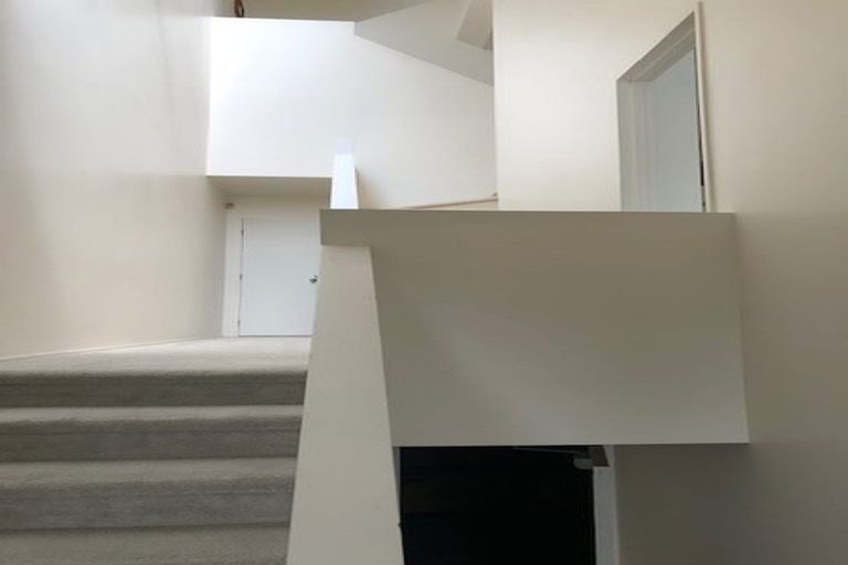 Photo of property in 1/7 Calypso Place, Rothesay Bay, Auckland, 0630