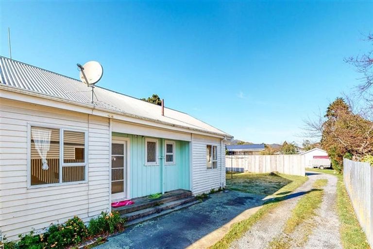 Photo of property in 2/13 Faulke Avenue, Wainuiomata, Lower Hutt, 5014