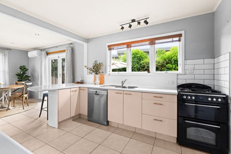 Photo of property in 41 Merton Crescent, Pirimai, Napier, 4112