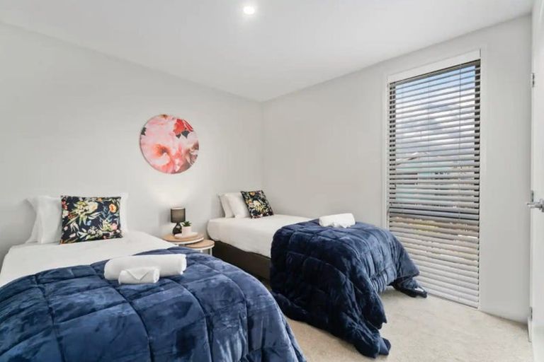 Photo of property in 27 Mulholland Drive, Jacks Point, 9371