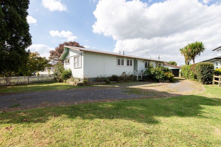 Photo of property in 36 Pipiroa Road, Ngatea, 3503