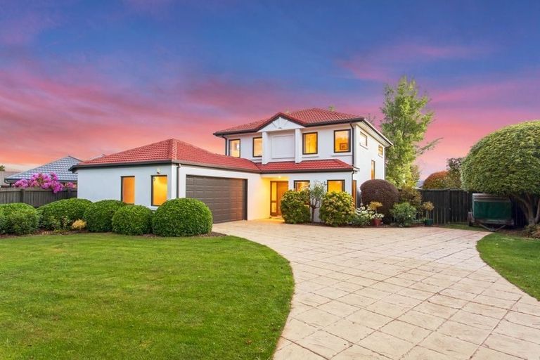Photo of property in 10 Blarney Place, Casebrook, Christchurch, 8051