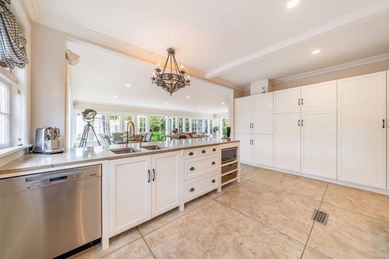 Photo of property in 291 Fergusson Drive, Heretaunga, Upper Hutt, 5018