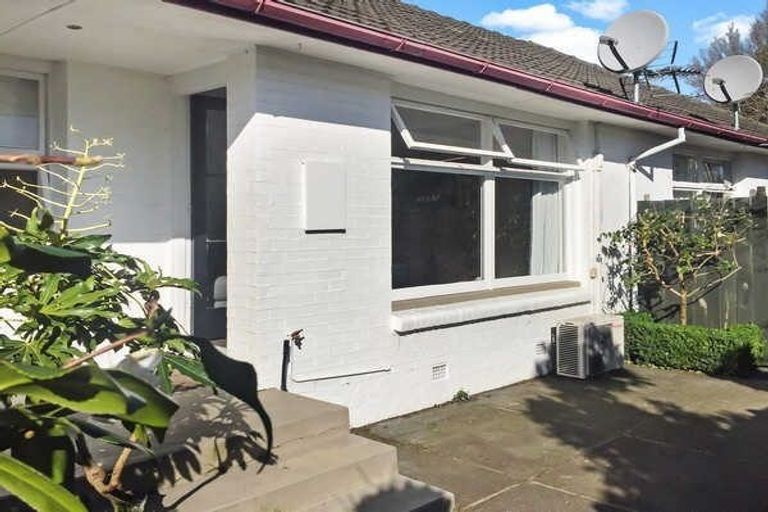 Photo of property in 2/15 Jeffreys Road, Fendalton, Christchurch, 8052