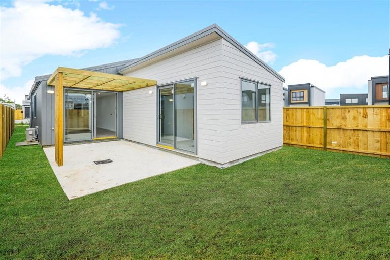Photo of property in 39 Clayden Shuttleworth Street, Papakura, 2110