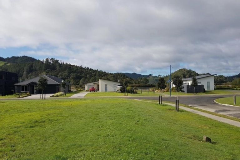 Photo of property in 5 Admiral Drive, Cooks Beach, Whitianga, 3591