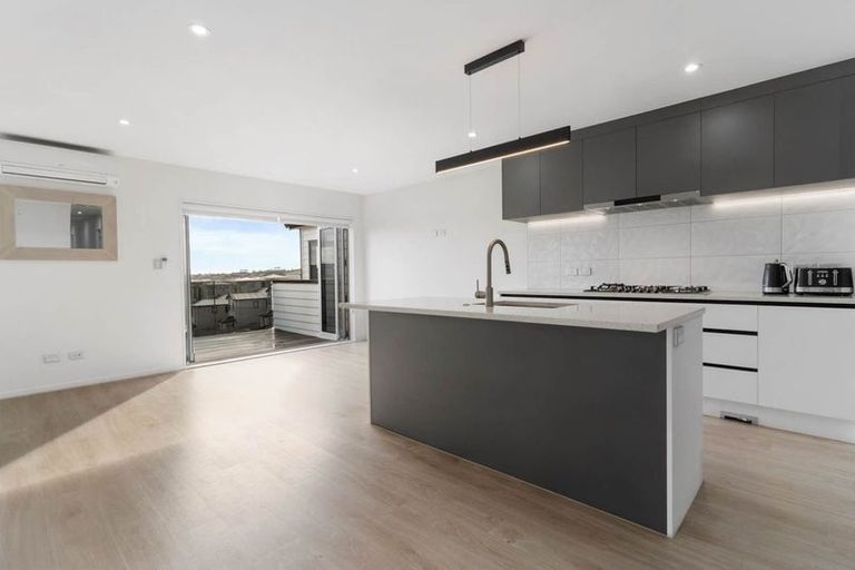 Photo of property in 82 Joseph Street, Flat Bush, Auckland, 2019