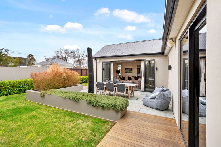 Photo of property in 43 Hawthorne Street, Strowan, Christchurch, 8052